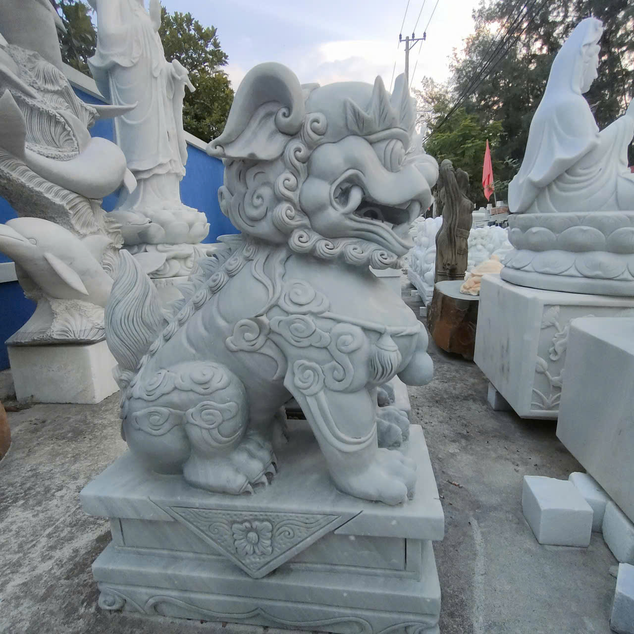 Kỳ lân đá cẩm thạch (Trắng)