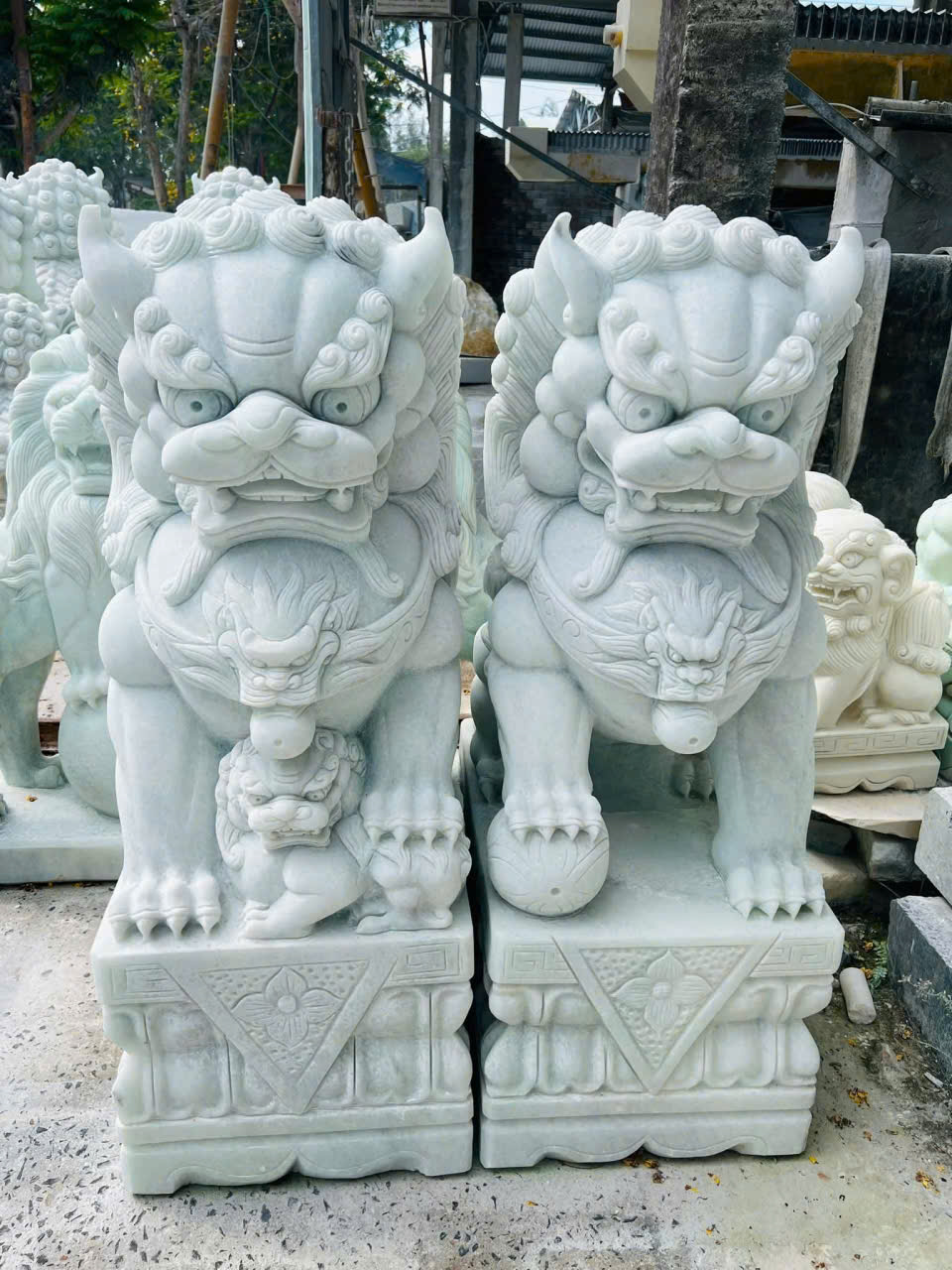 Kỳ lân đá cẩm thạch (Trắng)