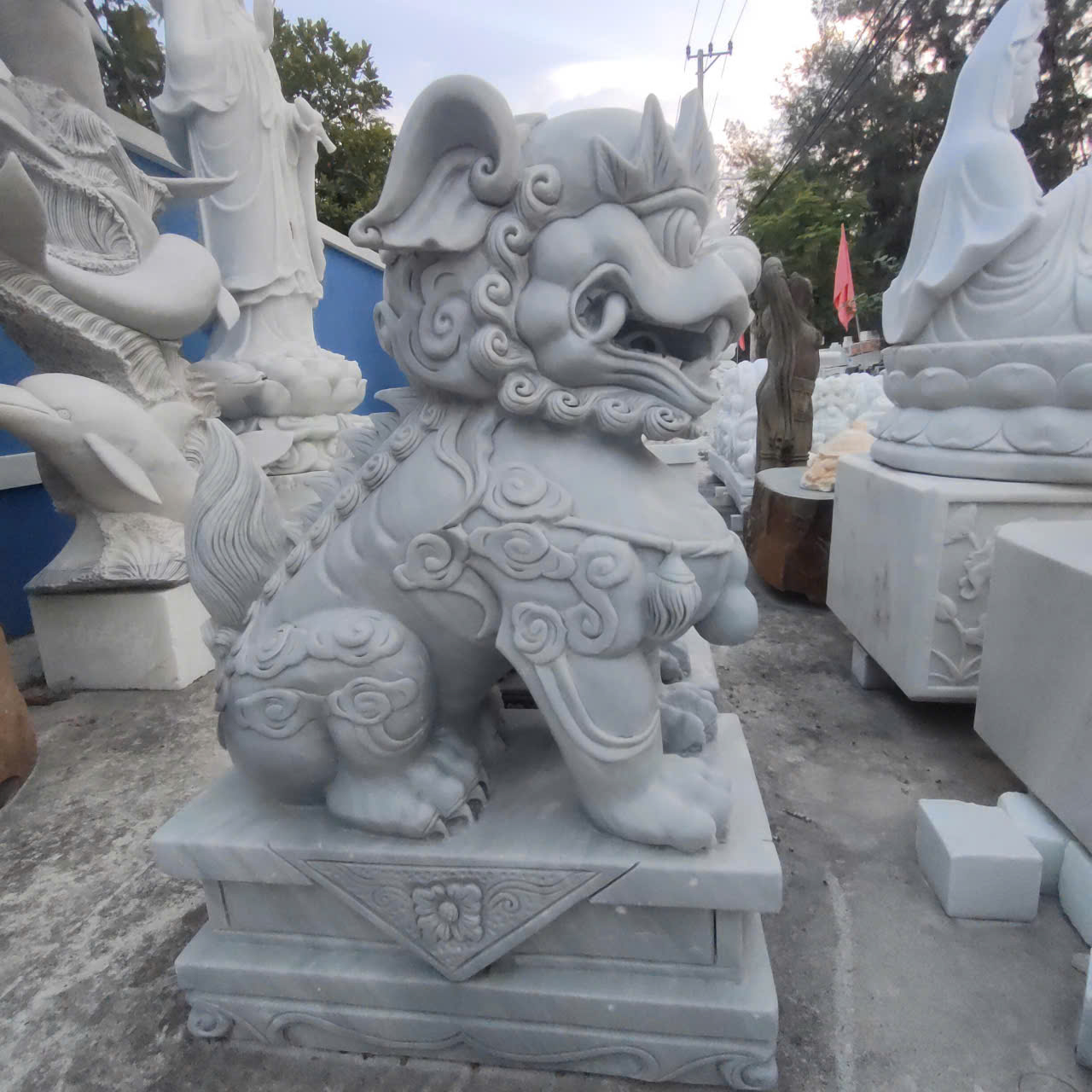 Kỳ lân đá cẩm thạch (Trắng)