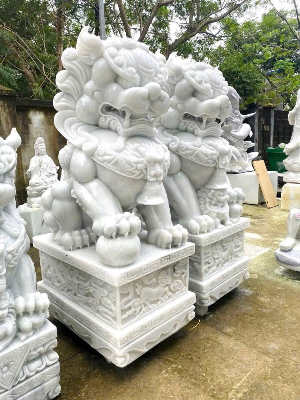 Kỳ lân đá cẩm thạch (Trắng)