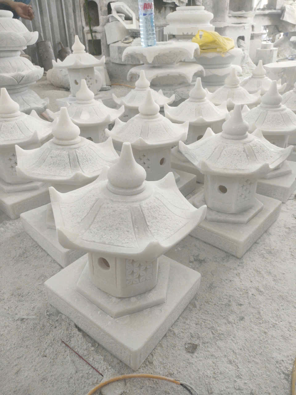 Đèn đá